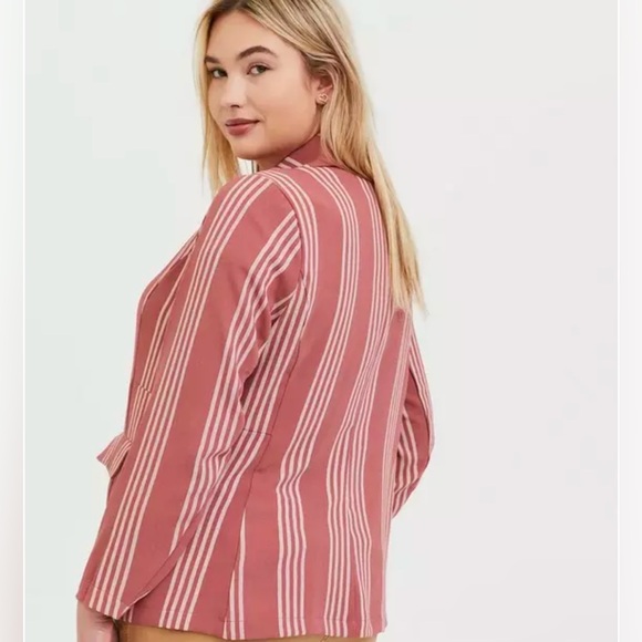 TORRID BOYFRIEND BLAZER - Picture 3 of 7